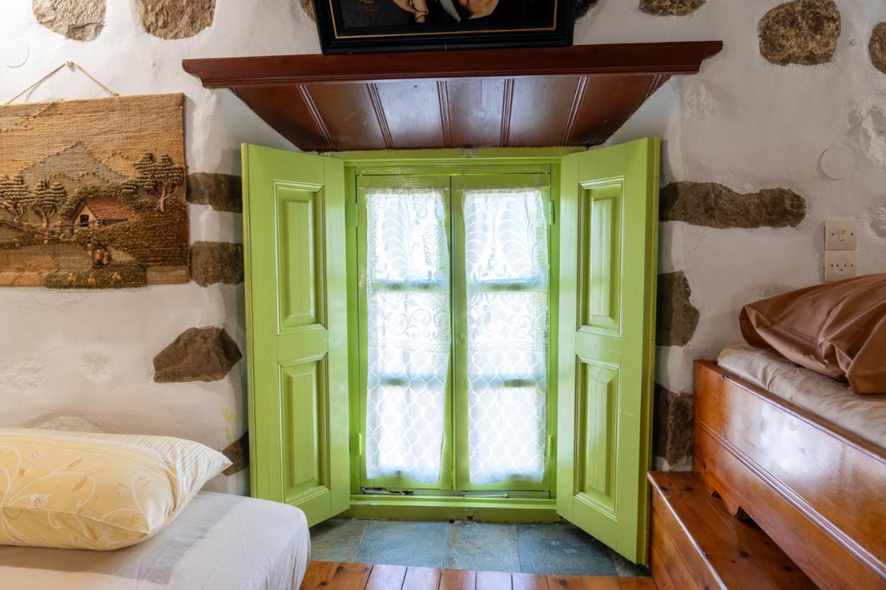 Vintage White House Patmos Apartment Luaran gambar