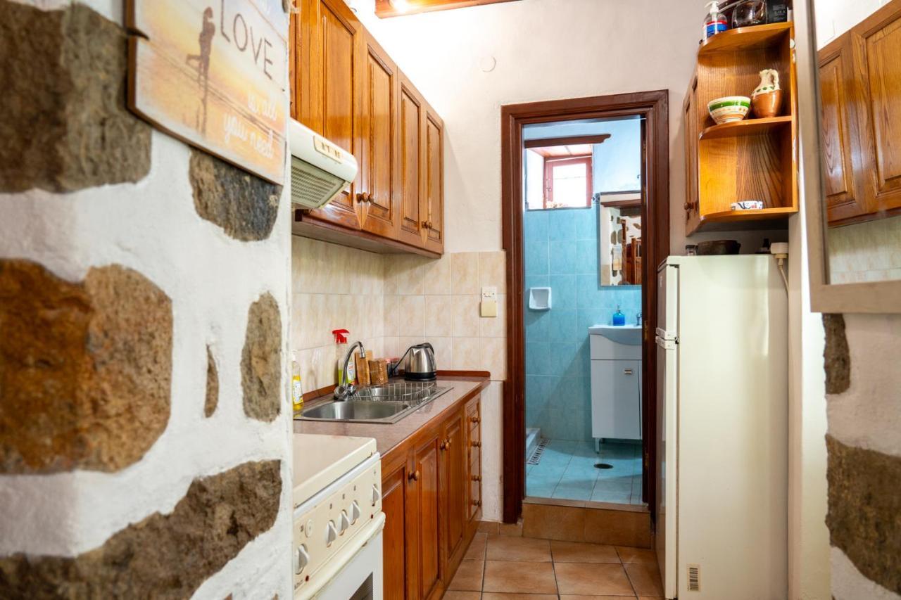 Vintage White House Patmos Apartment Luaran gambar
