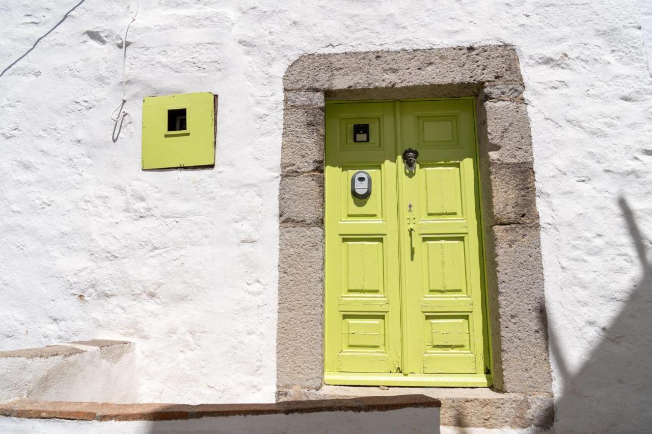 Vintage White House Patmos Apartment Luaran gambar